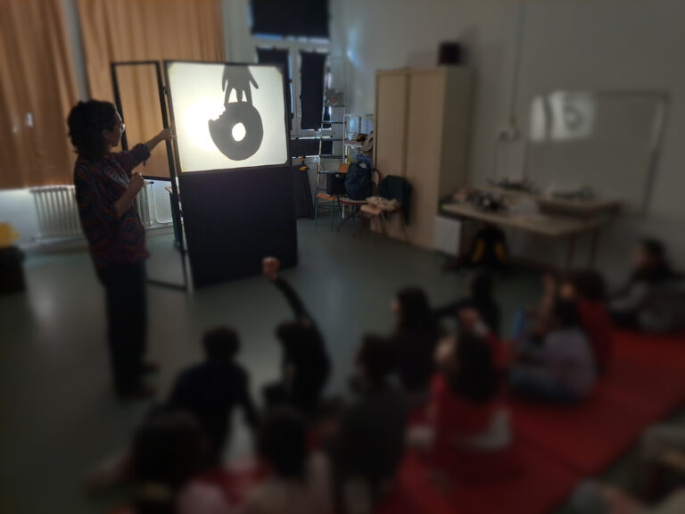 Un artiste à l'école, Avignon - Kon Tiki 33